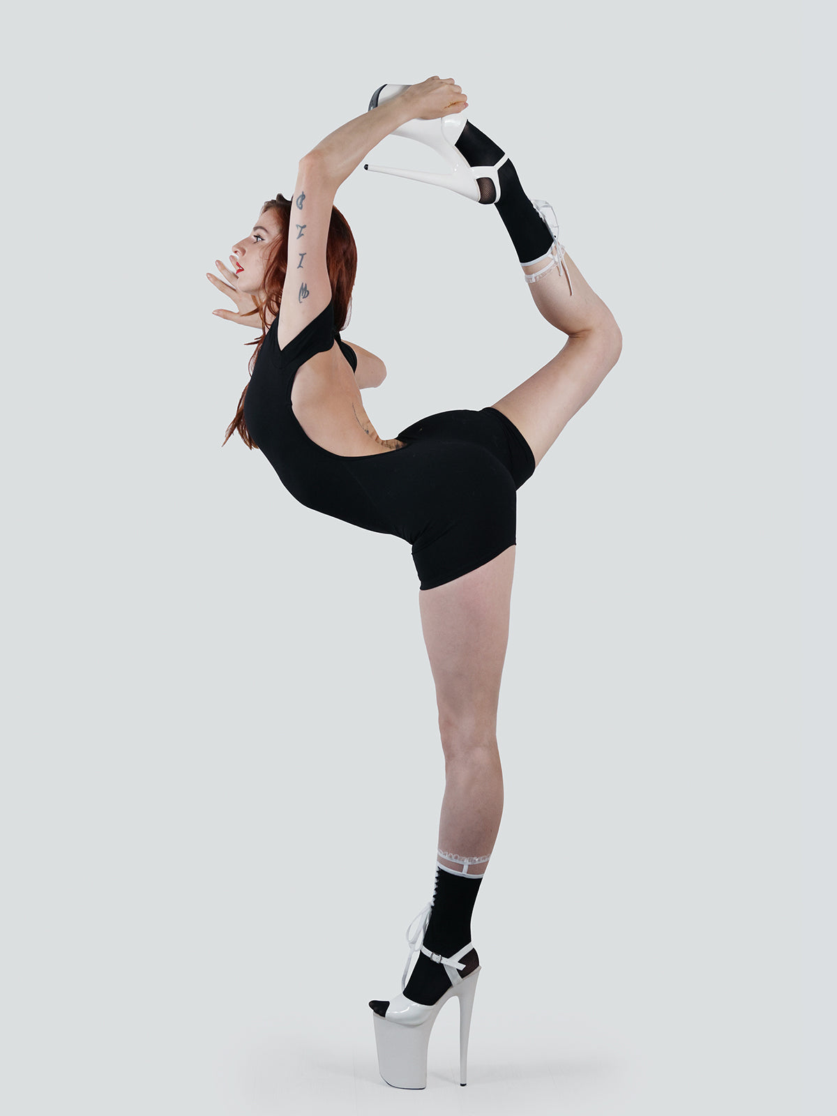๐๐๐๐๐๐้ญ
็ใENERGY BOOSTใDaring Backless Jumpsuit